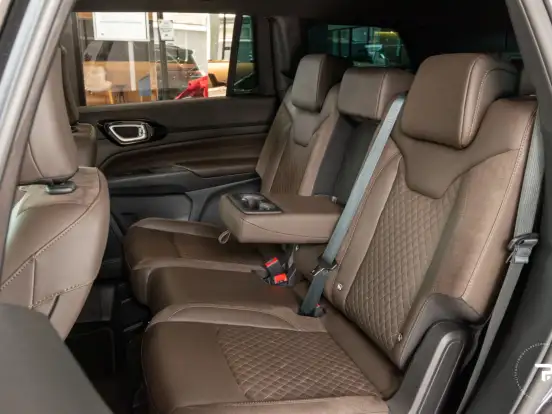 JEEP-COMMANDER-2.0 HURRICANE 4 TURBO GASOLINA OVERLAND AT9 JEEP-COMMANDER-2025