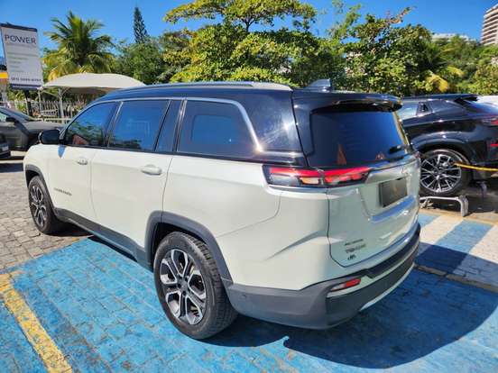 JEEP-COMMANDER-2022
