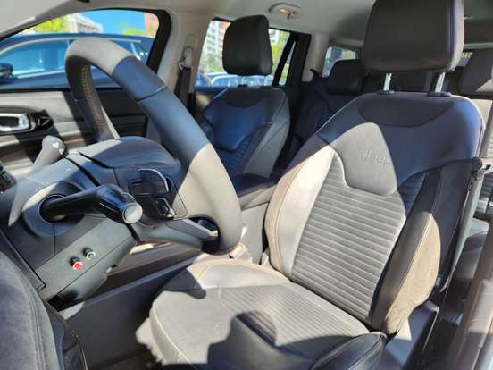 JEEP-COMMANDER-2022