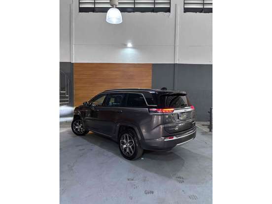 JEEP-COMMANDER-2023