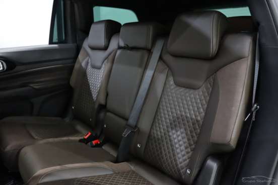 JEEP-COMMANDER-2023