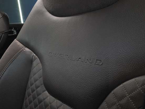 JEEP-COMMANDER-2.0 TD380 TURBO DIESEL OVERLAND AT9 JEEP-COMMANDER-2022