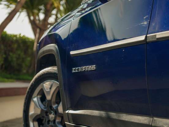 JEEP-COMPASS-2.0 16V FLEX LONGITUDE AUTOMÁTICO JEEP-COMPASS-2019