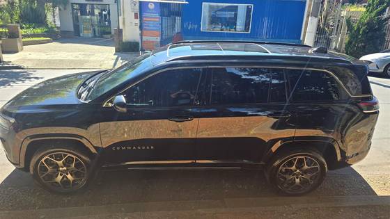 JEEP COMMANDER 2.0 TD380 TURBO DIESEL OVERLAND AT9