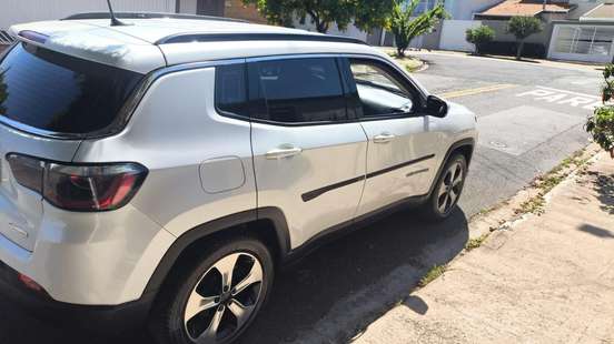 JEEP-COMPASS-2.0 16V FLEX LONGITUDE AUTOMÁTICO JEEP-COMPASS-2018