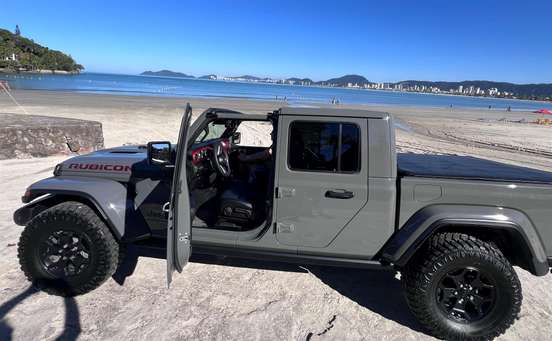 JEEP-GLADIATOR-2023