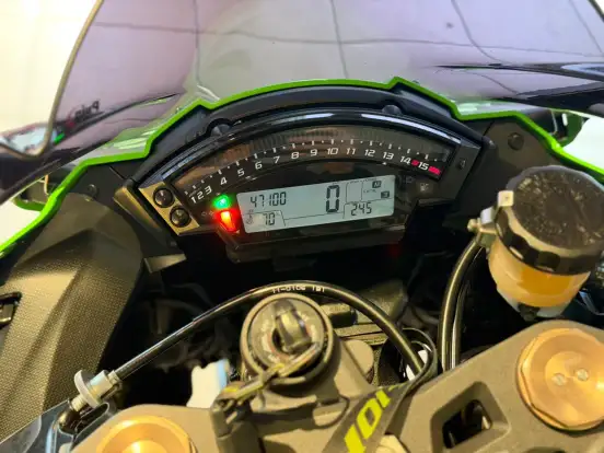 KAWASAKI-NINJA ZX-10R-2011