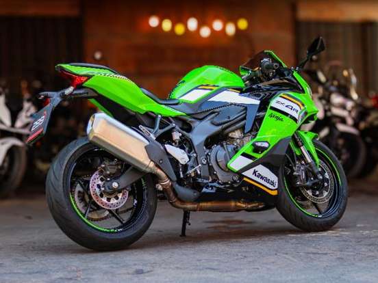 KAWASAKI-NINJA ZX-4R SE-2025