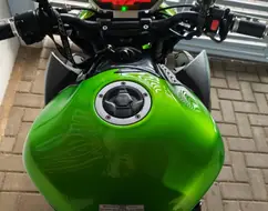 KAWASAKI Z1000 KAWASAKI Z1000
