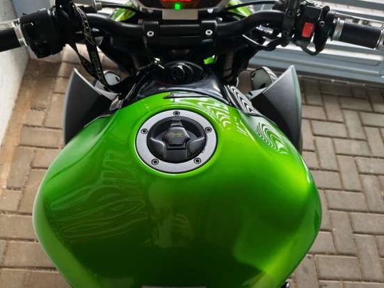 KAWASAKI-Z1000 KAWASAKI-Z1000-2011