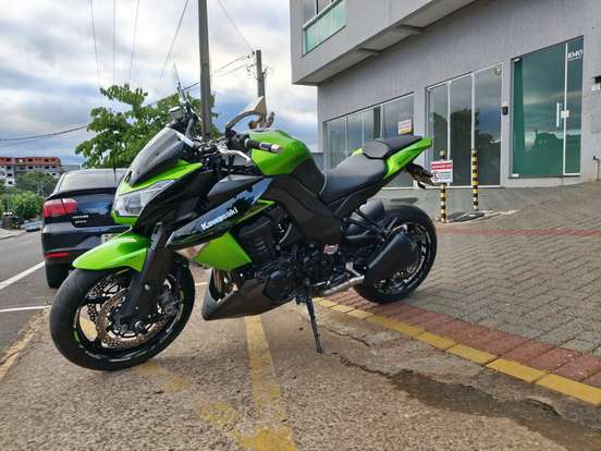 KAWASAKI-Z1000-2011