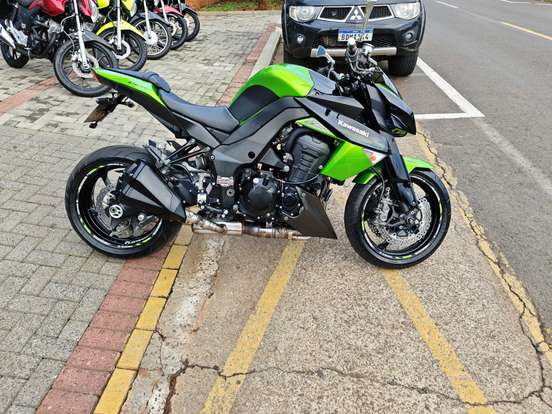 KAWASAKI-Z1000 KAWASAKI-Z1000-2011