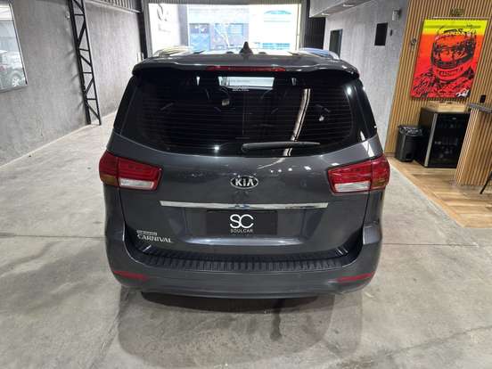 KIA-CARNIVAL-2016