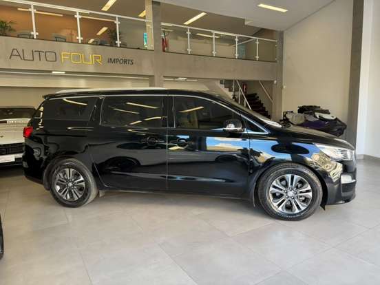 KIA-CARNIVAL-2018