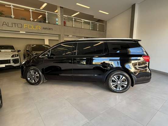 KIA-CARNIVAL-2018