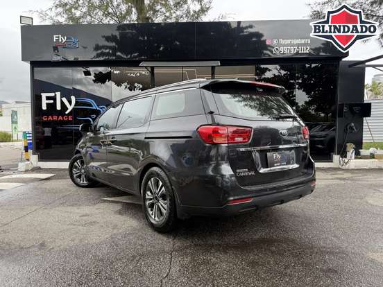 KIA-CARNIVAL-2020