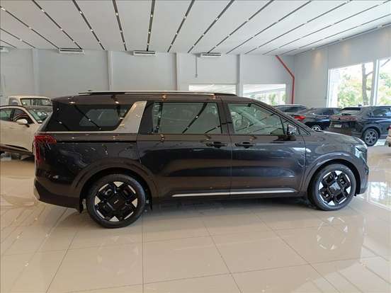 KIA-CARNIVAL-2024