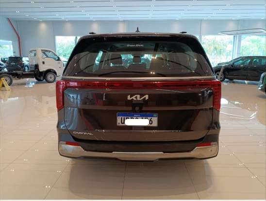 KIA-CARNIVAL-2024