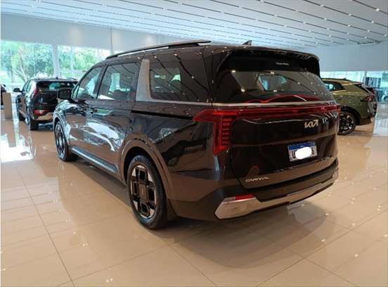 KIA-CARNIVAL-2024