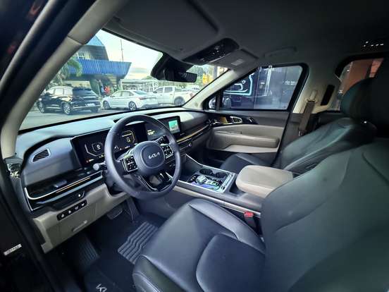 KIA-CARNIVAL-2024