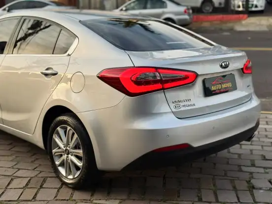 KIA-CERATO-1.6 SX 16V FLEX 4P AUTOMÁTICO KIA-CERATO-2016