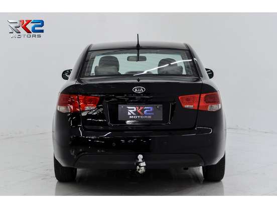 KIA-CERATO-1.6 EX3 SEDAN 16V GASOLINA 4P MANUAL KIA-CERATO-2010