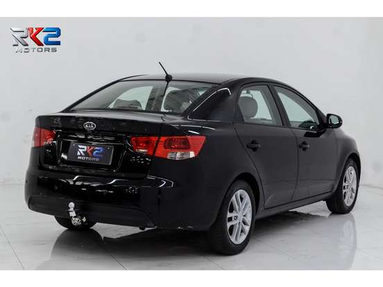 KIA-CERATO-1.6 EX3 SEDAN 16V GASOLINA 4P MANUAL KIA-CERATO-2010