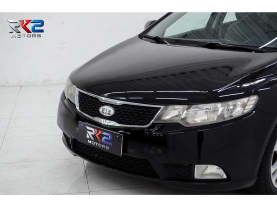 KIA-CERATO-1.6 EX3 SEDAN 16V GASOLINA 4P MANUAL KIA-CERATO-2010
