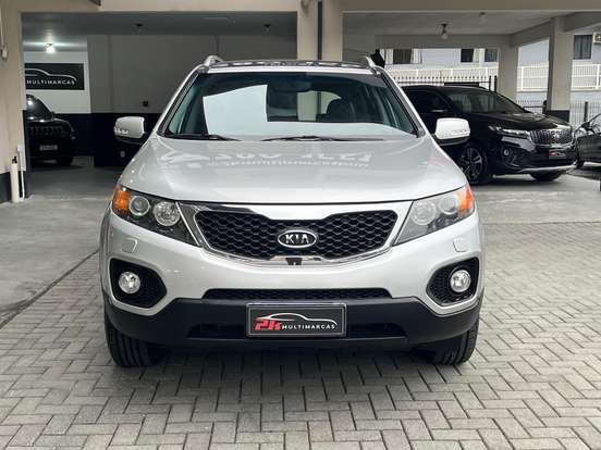 KIA-SORENTO-3.5 S.660 V6 4X4 24V GASOLINA 4P AUTOMÁTICO KIA-SORENTO-2012