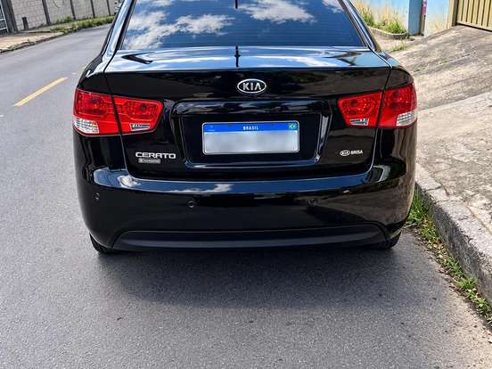 KIA-CERATO-1.6 EX3 SEDAN 16V GASOLINA 4P AUTOMÁTICO KIA-CERATO-2011