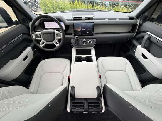 LAND ROVER-DEFENDER-2025