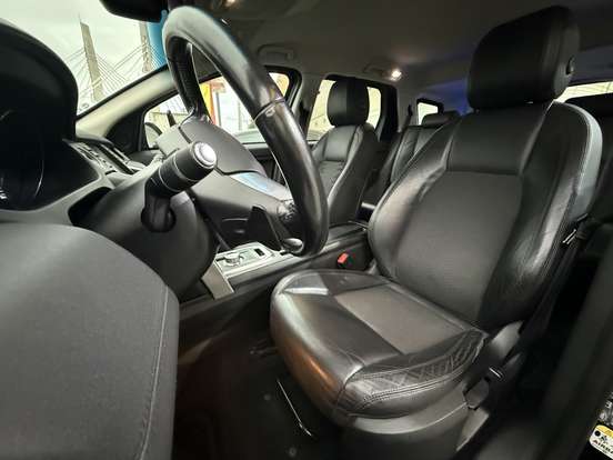 LAND ROVER-DISCOVERY SPORT-2015