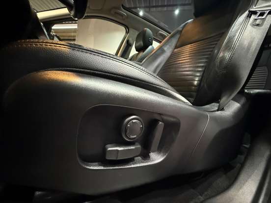 LAND ROVER-DISCOVERY SPORT-2020