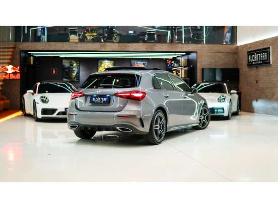 MERCEDES-BENZ-A 200-2023
