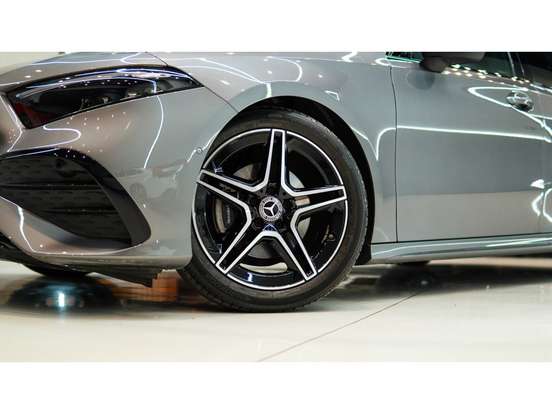 MERCEDES-BENZ-A 200-2023