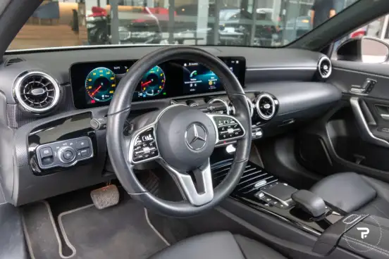 MERCEDES-BENZ-A 250-2021