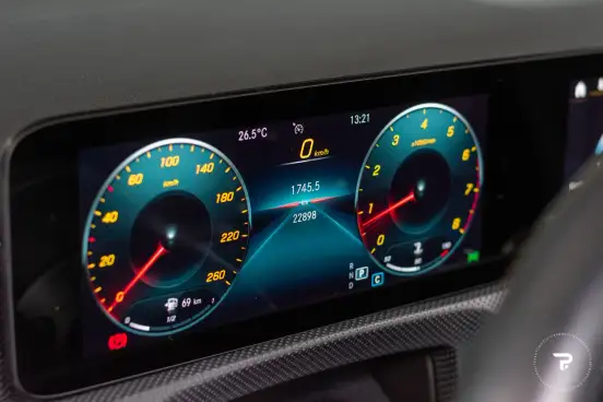 MERCEDES-BENZ-A 250-2021
