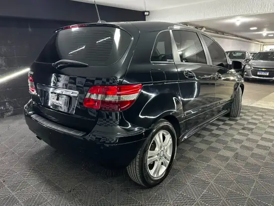 MERCEDES-BENZ-B 180-2010