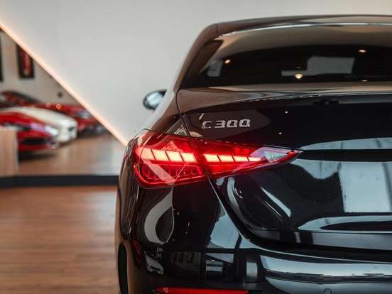 MERCEDES-BENZ-C 300-2025