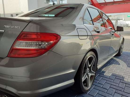 MERCEDES-BENZ-C 63 AMG-2010