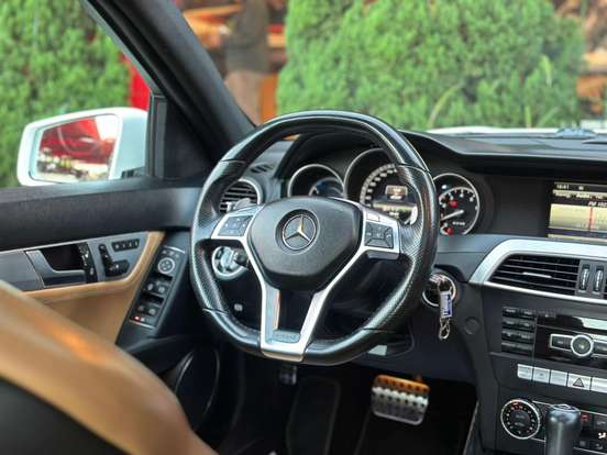 MERCEDES-BENZ-C 63 AMG-2012