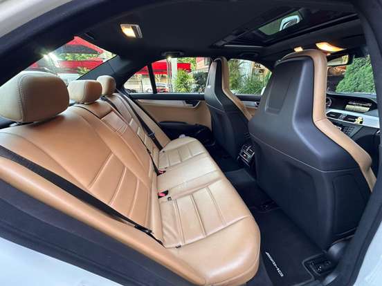 MERCEDES-BENZ-C 63 AMG-2012