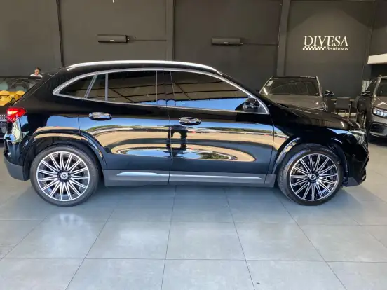 MERCEDES-BENZ-GLA 200-2024