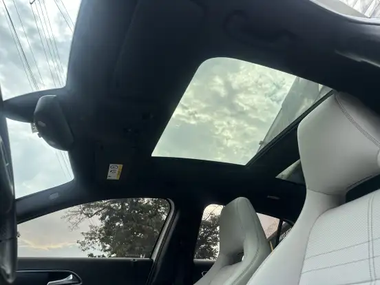 MERCEDES-BENZ-GLA 200-2016