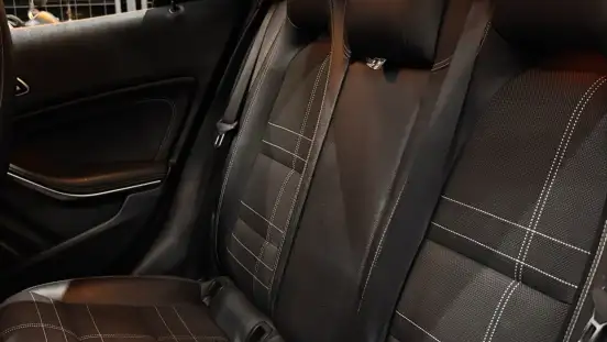 MERCEDES-BENZ-GLA 200-1.6 CGI VISION 16V TURBO GASOLINA 4P AUTOMÁTICO MERCEDES-BENZ-GLA 200-2015