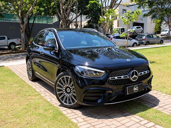 MERCEDES-BENZ-GLA 200-2025