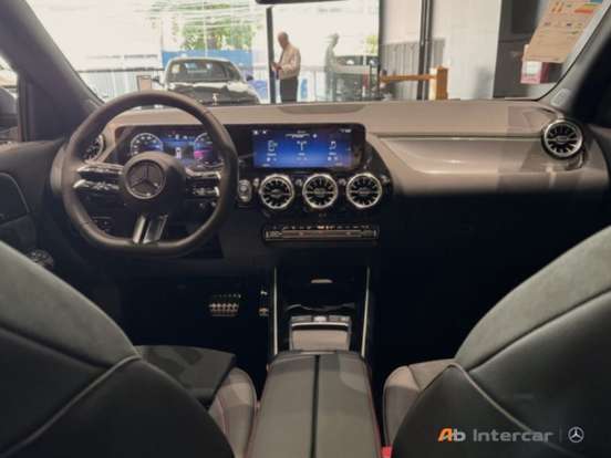 MERCEDES-BENZ-GLA 200-2026