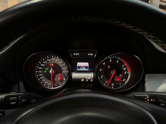 MERCEDES-BENZ-GLA 200-2016