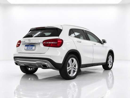 MERCEDES-BENZ-GLA 200-2016