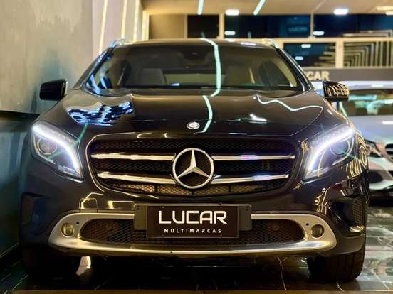 MERCEDES-BENZ-GLA 200-2017